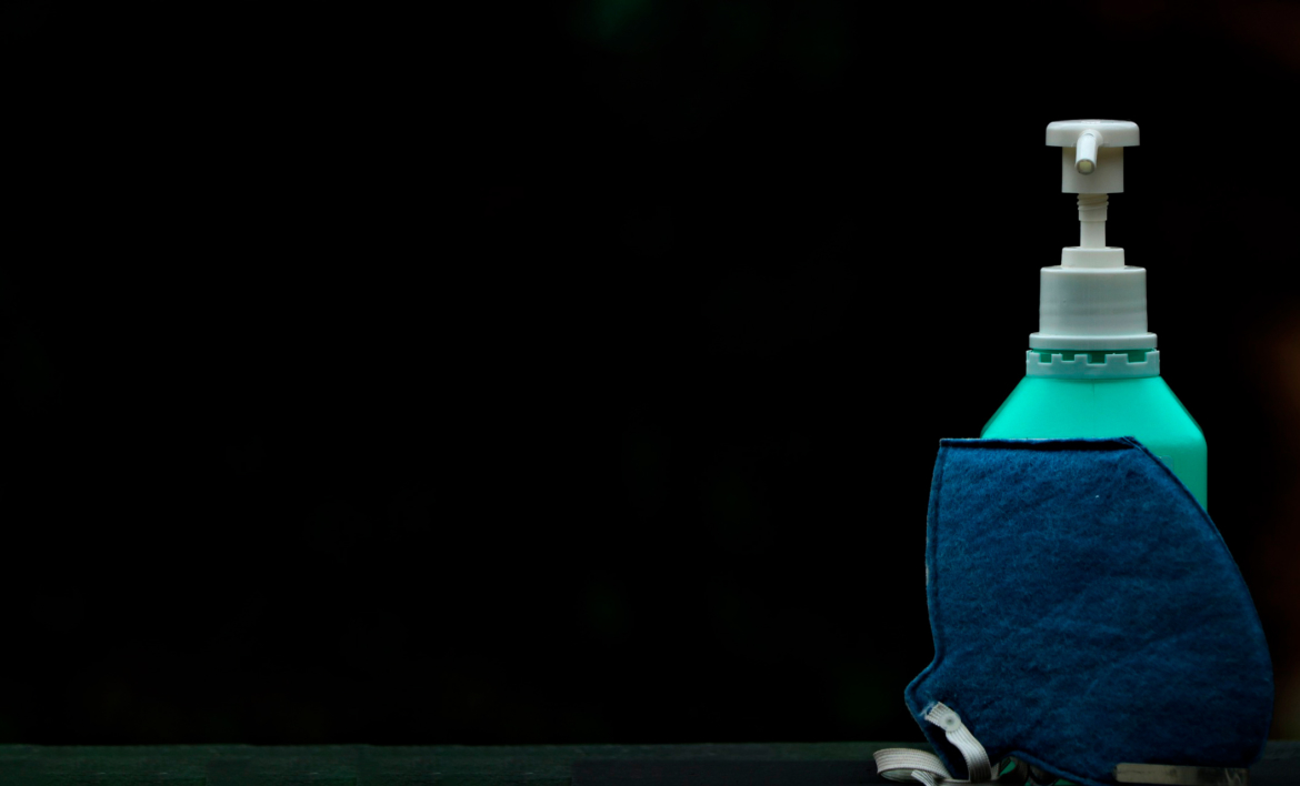 corona-5154180_1920-min.jpg