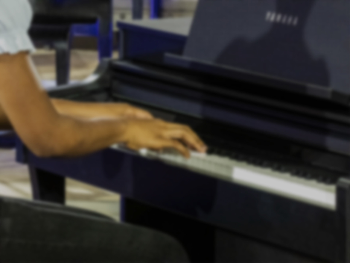 BG-PIANO.jpg