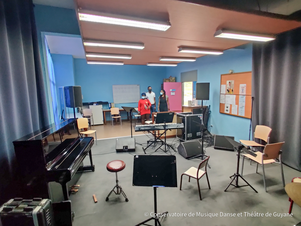 Ecole-de-Musique-Oyapockoise-immersion-au-CMDTG-09.jpg