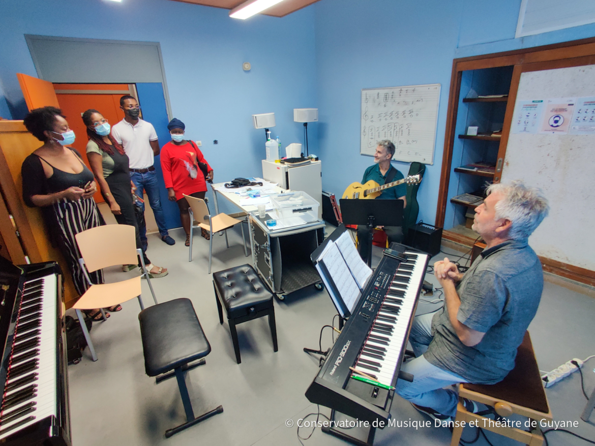 Ecole-de-Musique-Oyapockoise-immersion-au-CMDTG-10.jpg